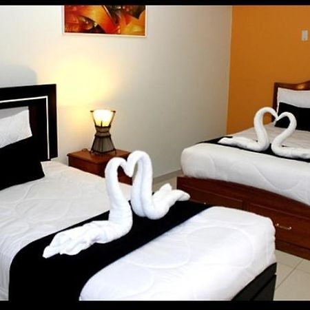 Hostal Universal Huaraz Экстерьер фото